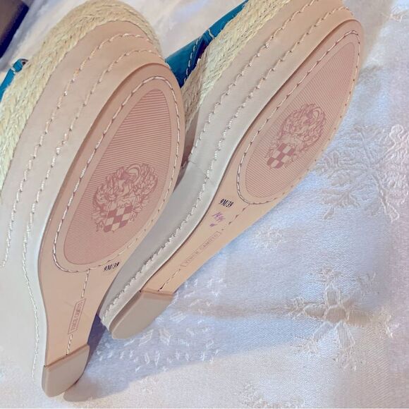 NWOT Vince Camuto Turquoise Petal Peacock Wedge Sandals 5.5” Heel Sz 9 Gorgeous - Picture 6 of 7